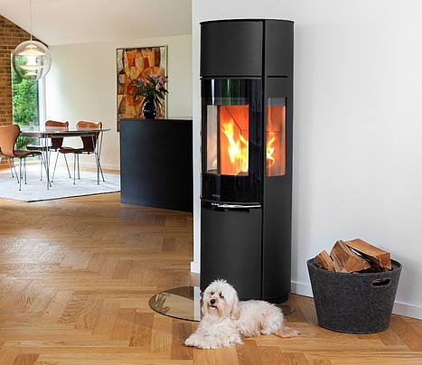 Aduro 9.7 Lux Tall and beautiful wood burning stove with heat-absorbent stones